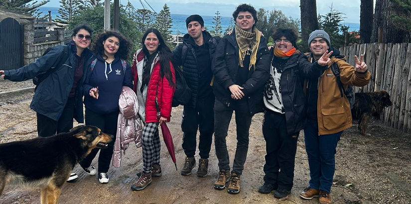 Estudiantes de Villarrica UC realizan entretenida salida cultural al Isla Negra